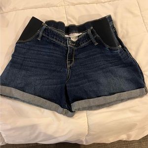 Liz Lange maternity jean shorts. Size small